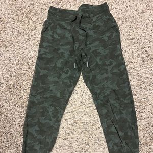 Lululemon Ready to Rulu Jogger